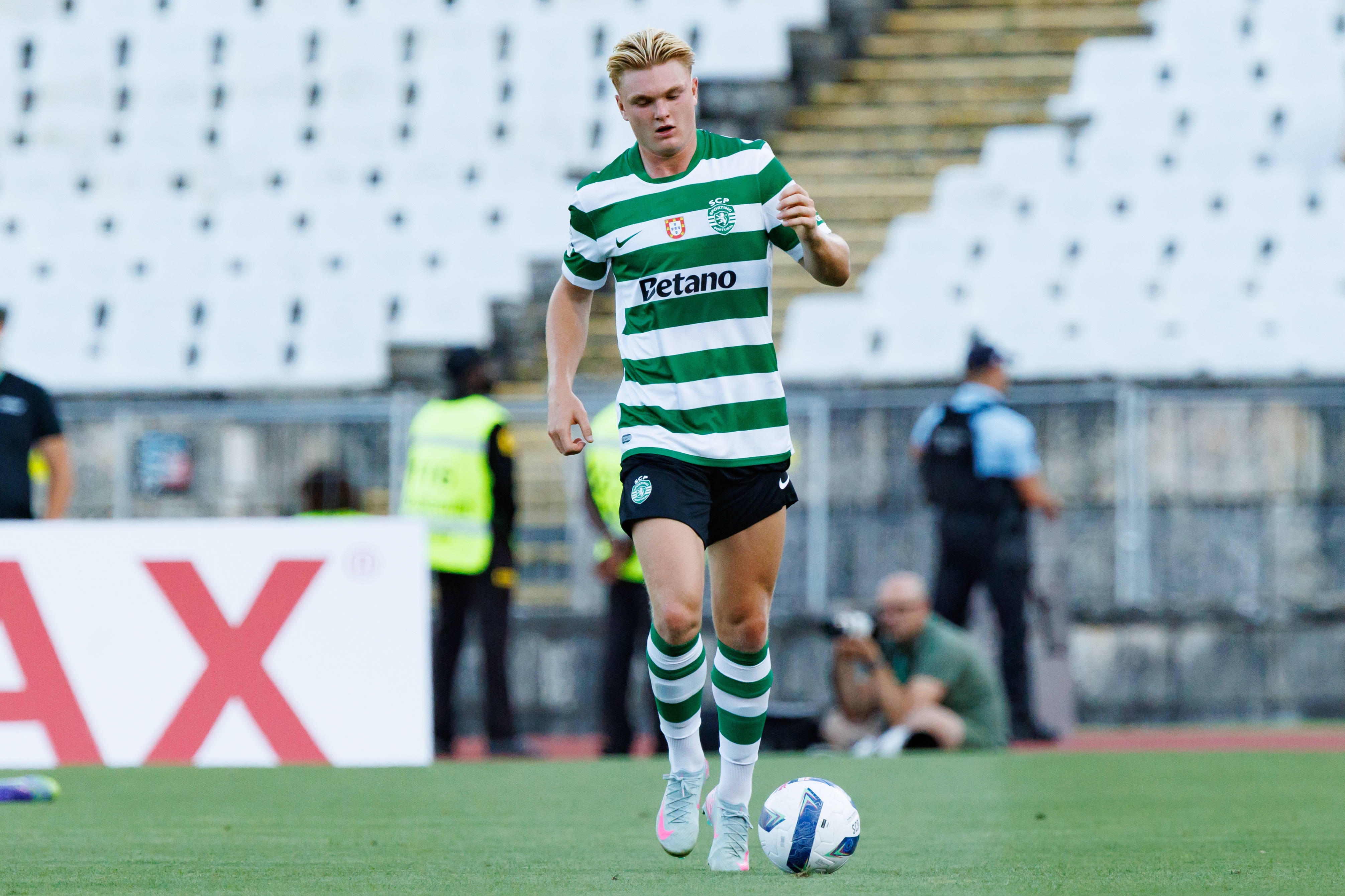 记录报：雷恩报价哈德尔被葡体拒绝，米兰将继续竞争